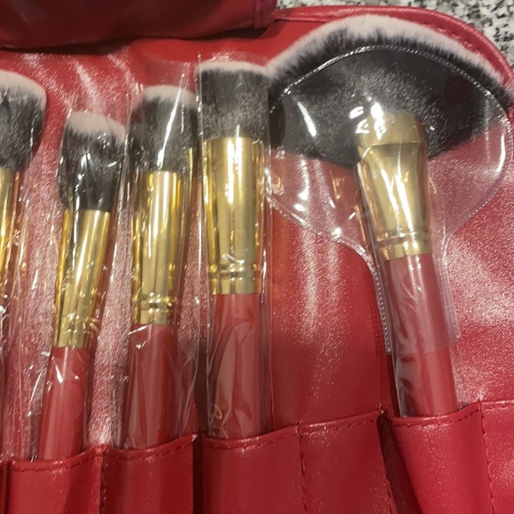 Cabernet  24 piece brush set - Picture 7 of 7